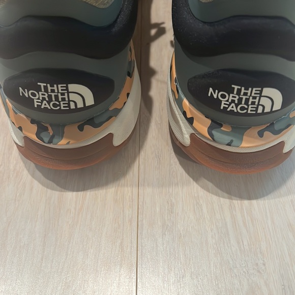 The North Face Sneakers - Picture 3 of 6